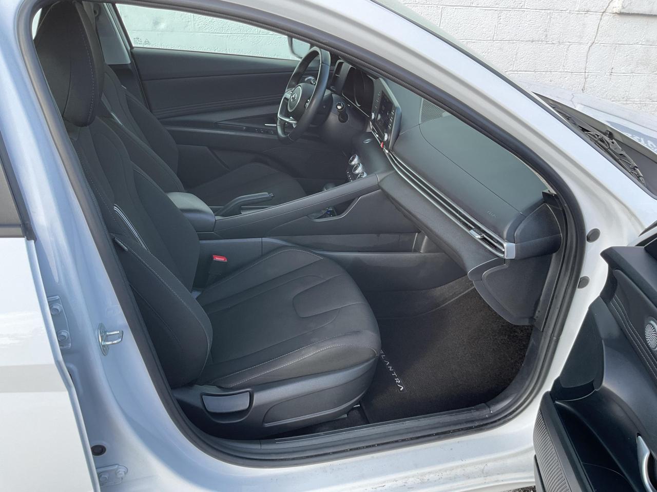 2023 Hyundai Elantra  Photo