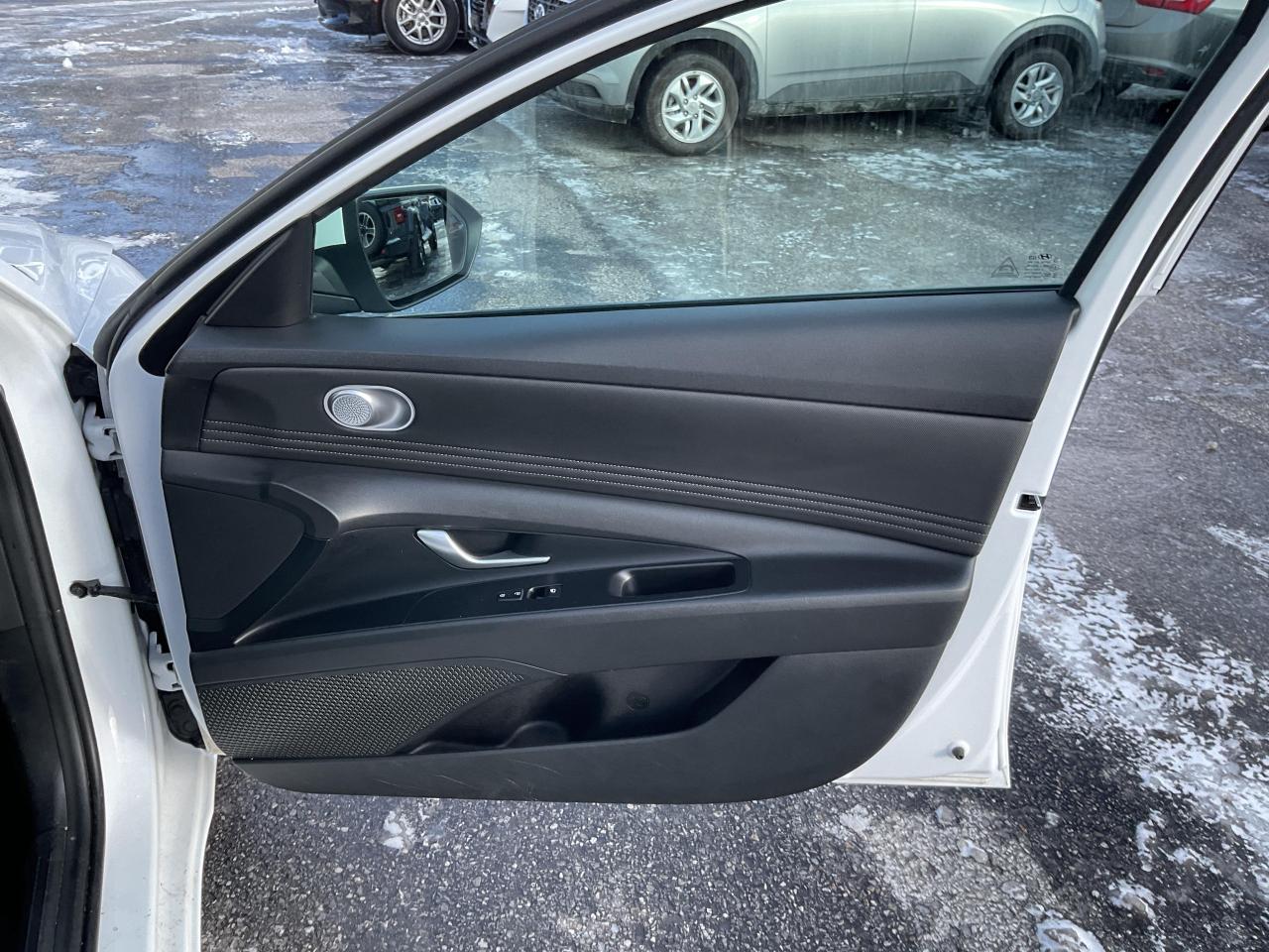 2023 Hyundai Elantra  Photo