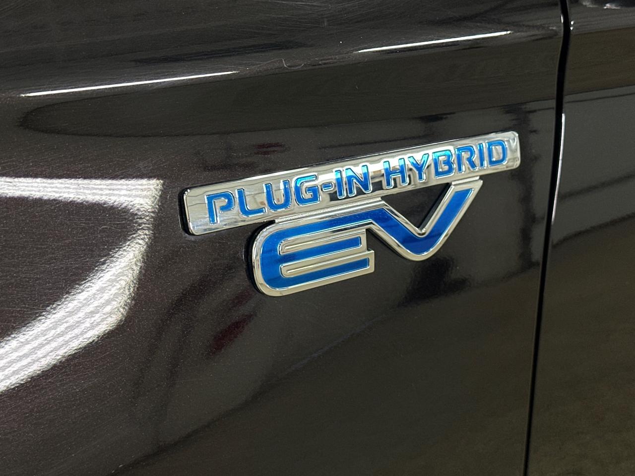 2022 Mitsubishi Outlander Plug-In Hybrid Black Edition 4dr S-AWC Photo