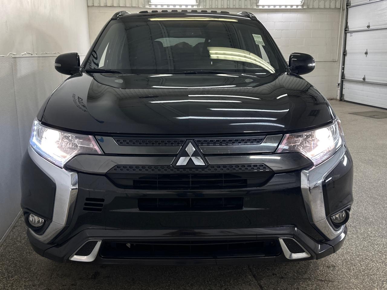 2022 Mitsubishi Outlander Plug-In Hybrid Black Edition 4dr S-AWC Photo