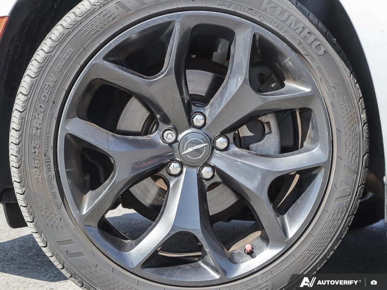 2021 Chrysler 300 S 4dr Rear-wheel Drive Sedan Photo