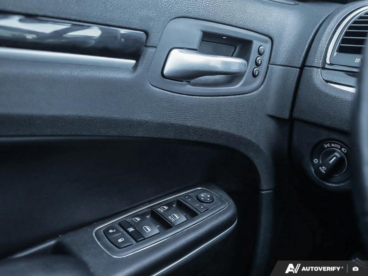 2021 Chrysler 300 S 4dr Rear-wheel Drive Sedan Photo