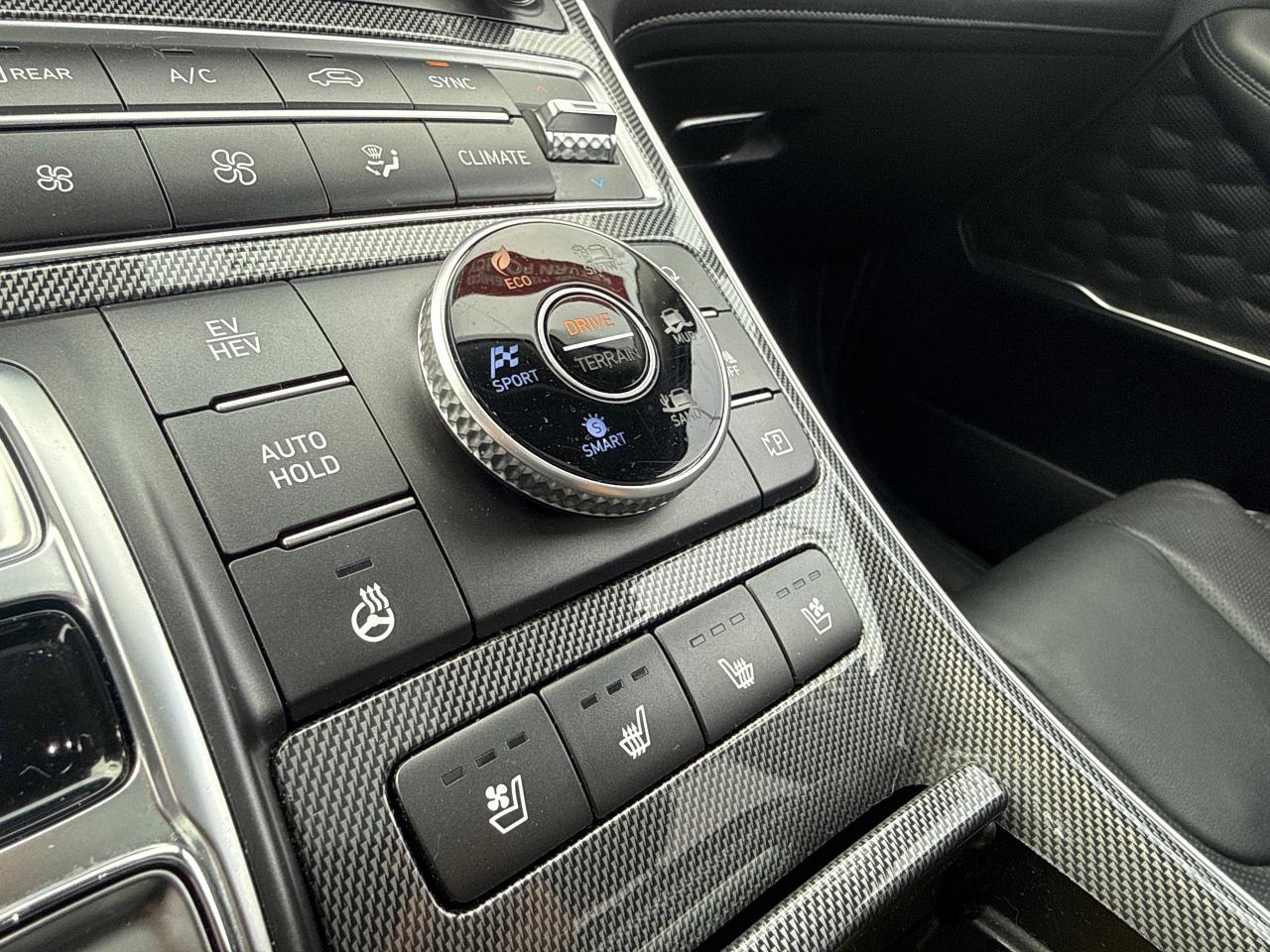 2023 Hyundai Santa Fe Plug-In Hybrid Luxury 4dr All-Wheel Drive Photo