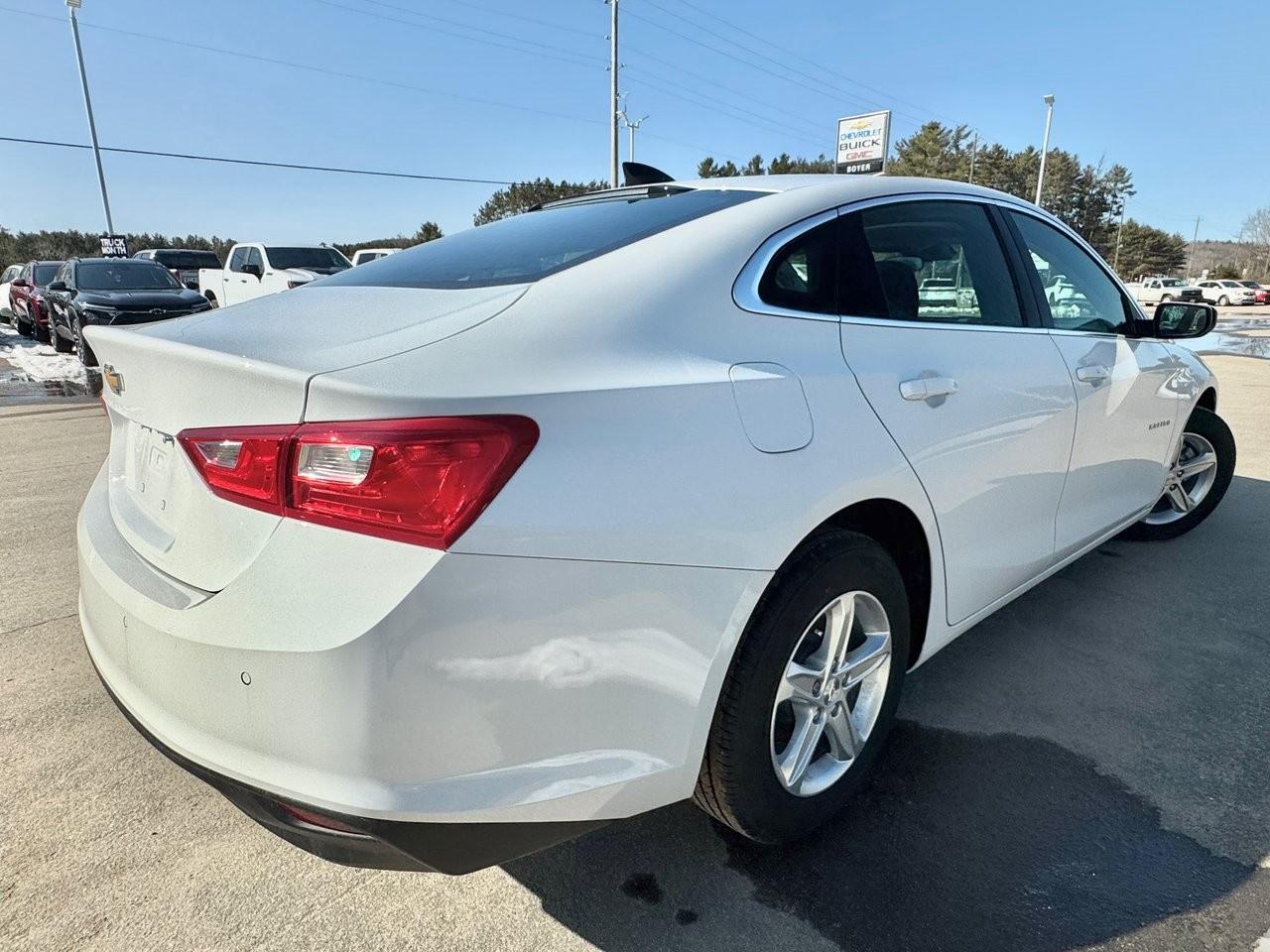 2024 Chevrolet Malibu 4dr Sdn LS Photo
