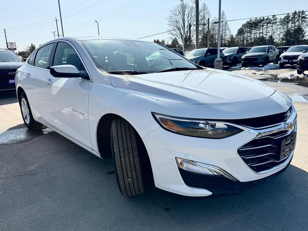 2024 Chevrolet Malibu 4dr Sdn LS Photo2