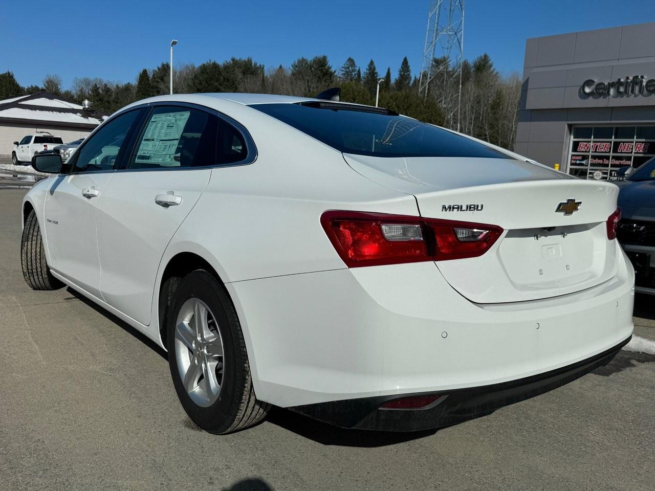 2024 Chevrolet Malibu 4dr Sdn LS Photo