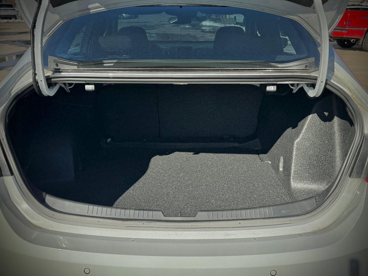 2024 Chevrolet Malibu 4dr Sdn LS Photo