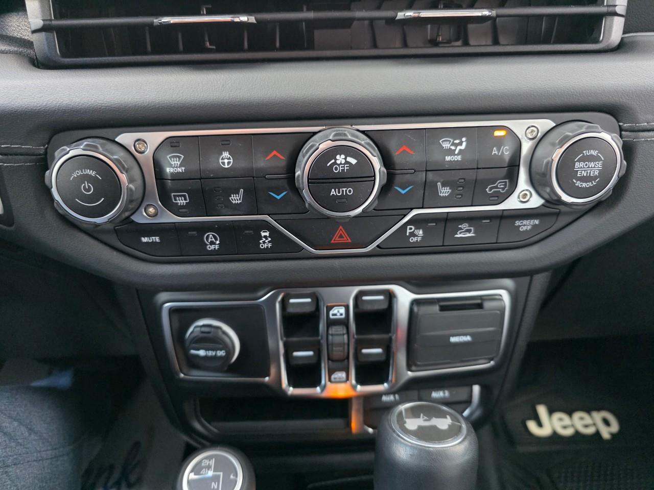 2024 Jeep Wrangler SAHARA 4DR 4X4 Photo