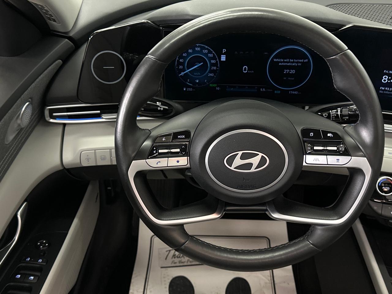 2025 Hyundai Elantra HEV Luxury w/Two-Tone Interior 4dr Sedan Photo