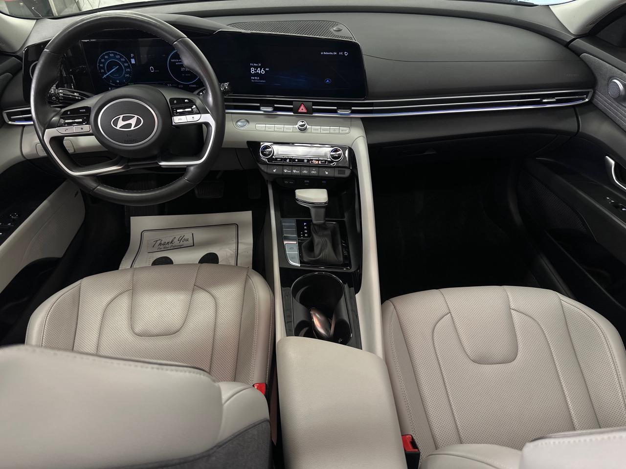 2025 Hyundai Elantra HEV Luxury w/Two-Tone Interior 4dr Sedan Photo