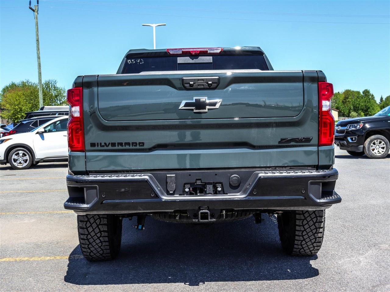 2026 Chevrolet Silverado 1500 Crew Cab Short Box 4-Wheel Drive ZR2 Photo3