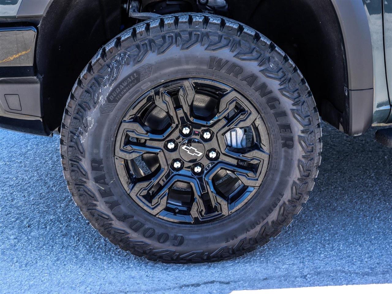 2026 Chevrolet Silverado 1500 Crew Cab Short Box 4-Wheel Drive ZR2 Photo