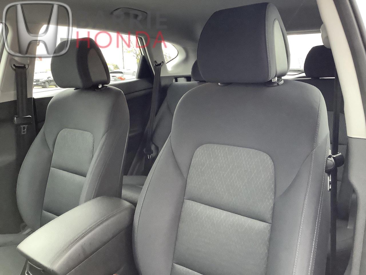 2018 Hyundai Tucson Premium 2.0L 4dr Front-Wheel Drive Photo3