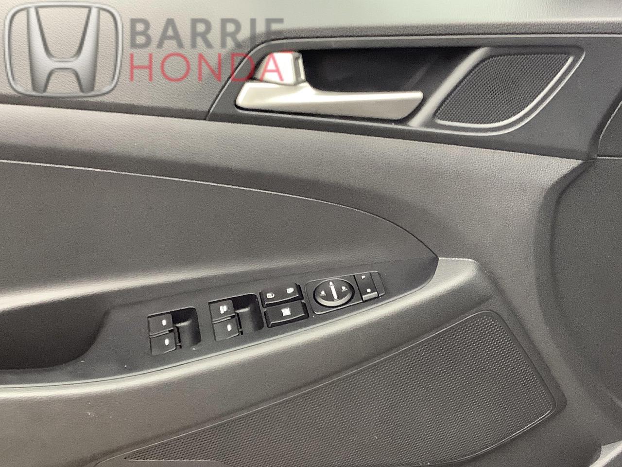 2018 Hyundai Tucson Premium 2.0L 4dr Front-Wheel Drive Photo