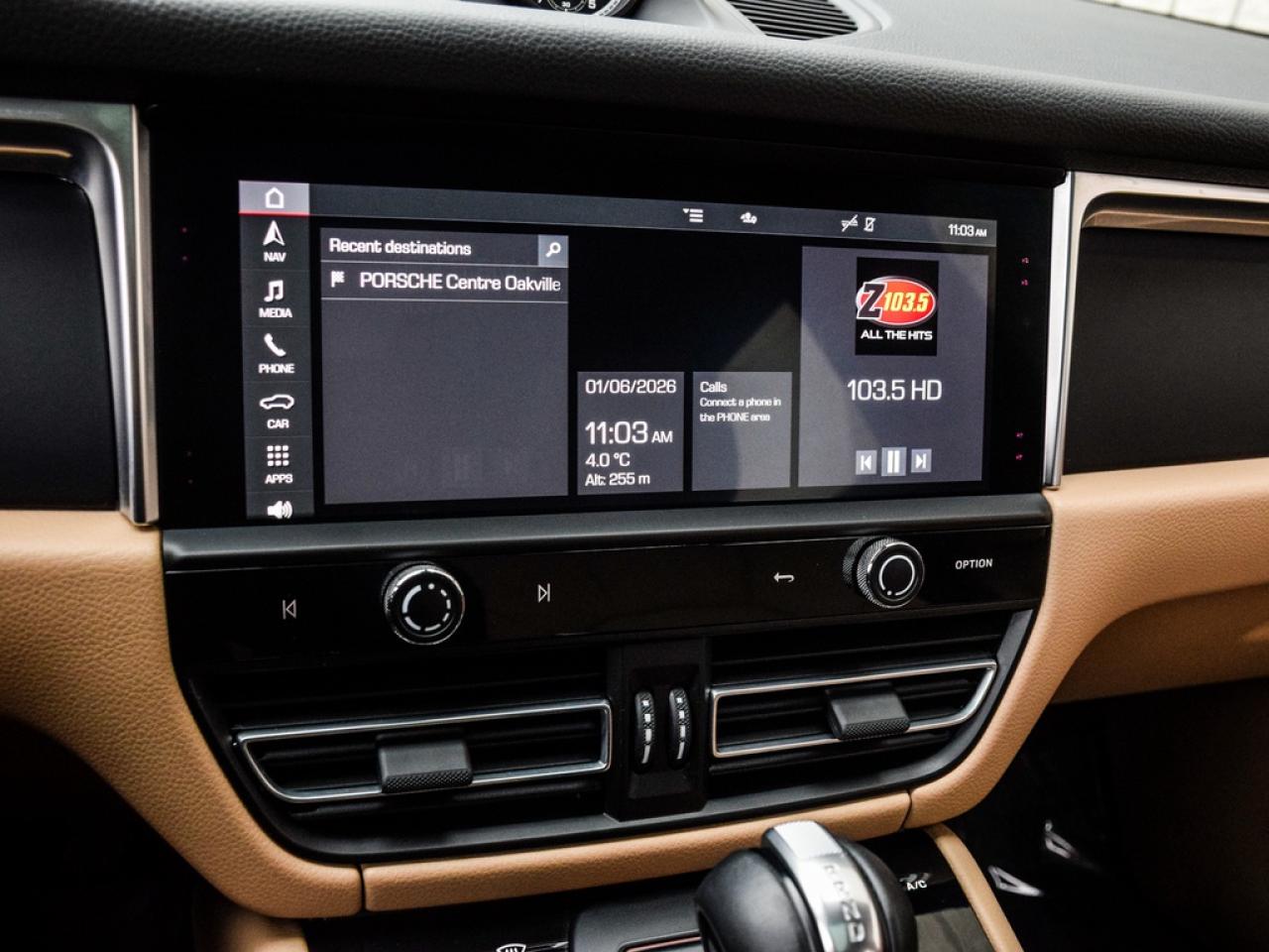 2024 Porsche Macan  Photo