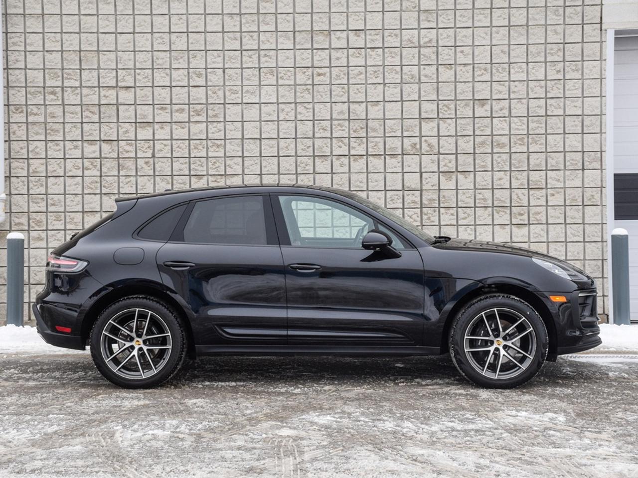 2024 Porsche Macan  Photo2