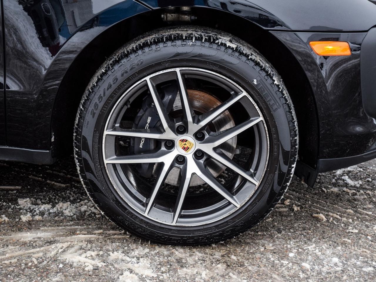 2024 Porsche Macan  Photo