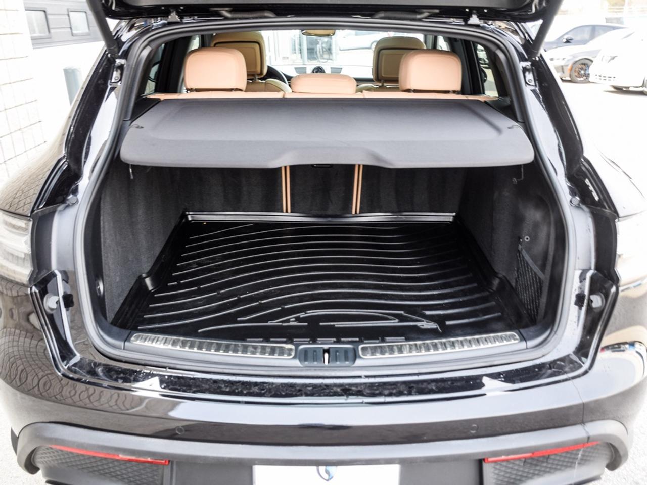 2024 Porsche Macan  Photo