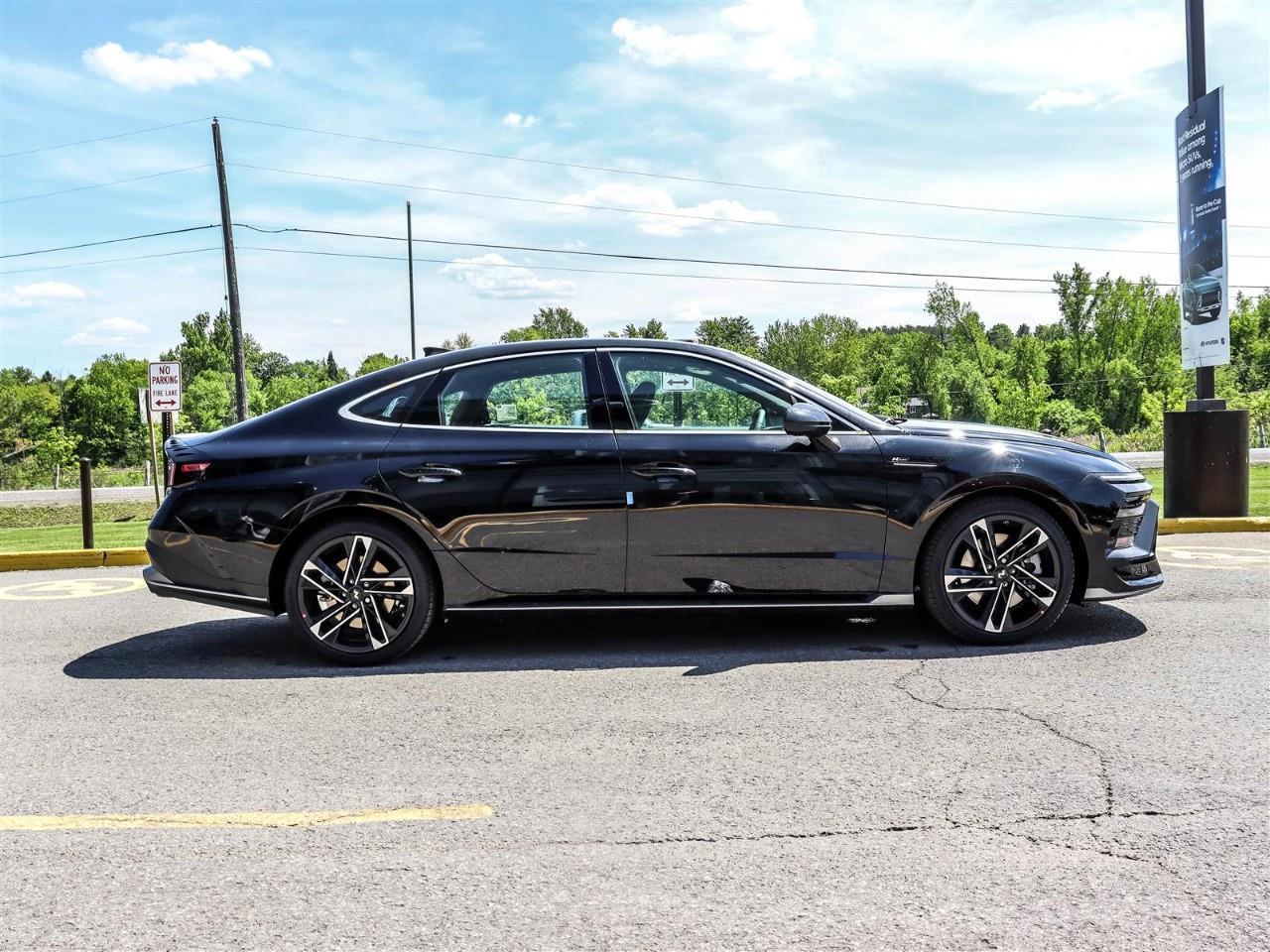 2025 Hyundai Sonata N-Line Ultimate 4dr Front-Wheel Drive Sedan Photo2