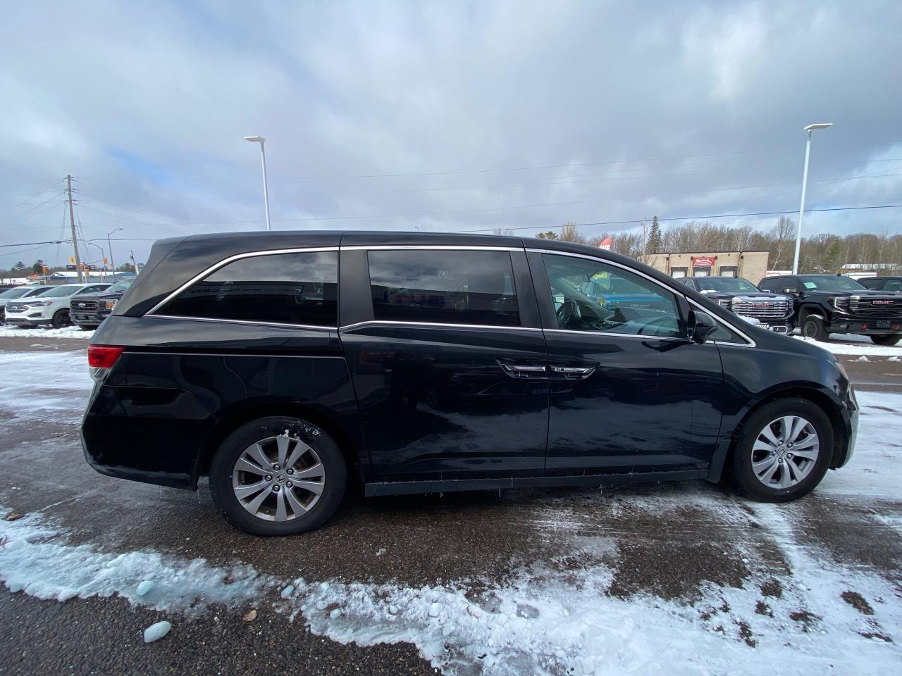 2017 Honda Odyssey EX w/RES (A6) Passenger Van Photo