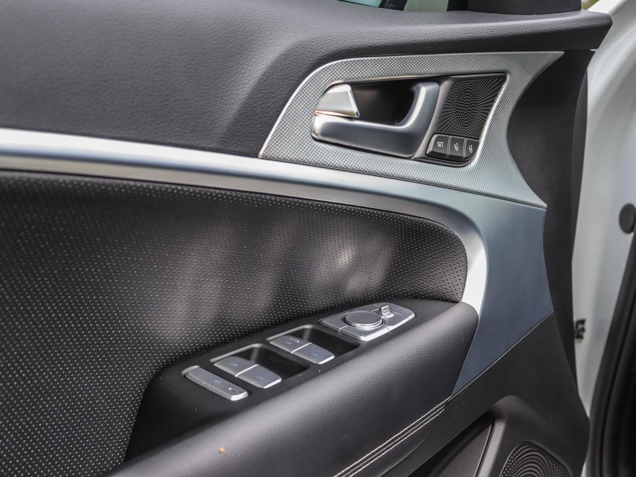 2024 Genesis G70  Photo