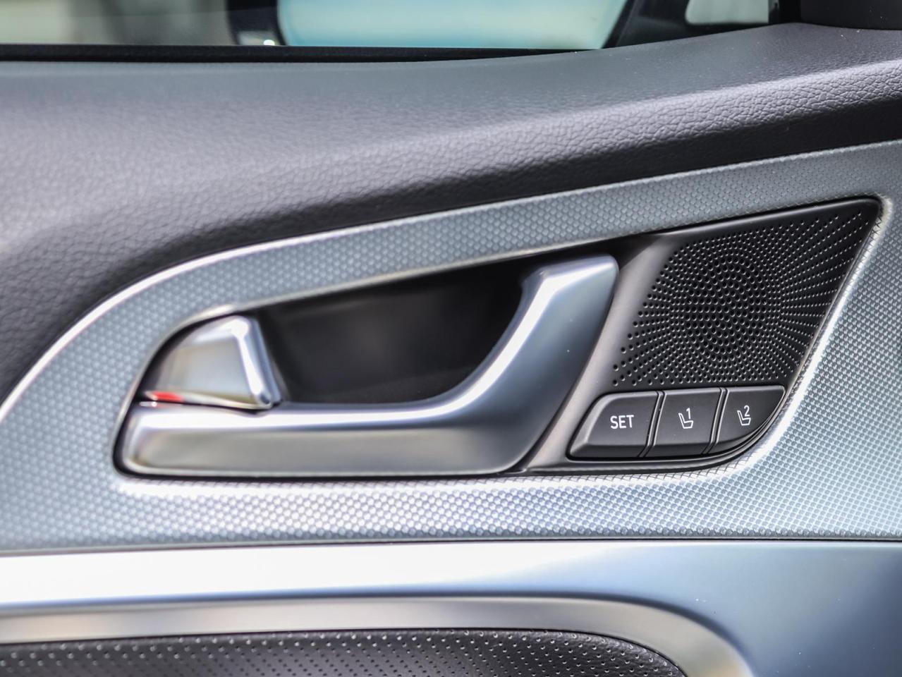 2024 Genesis G70  Photo