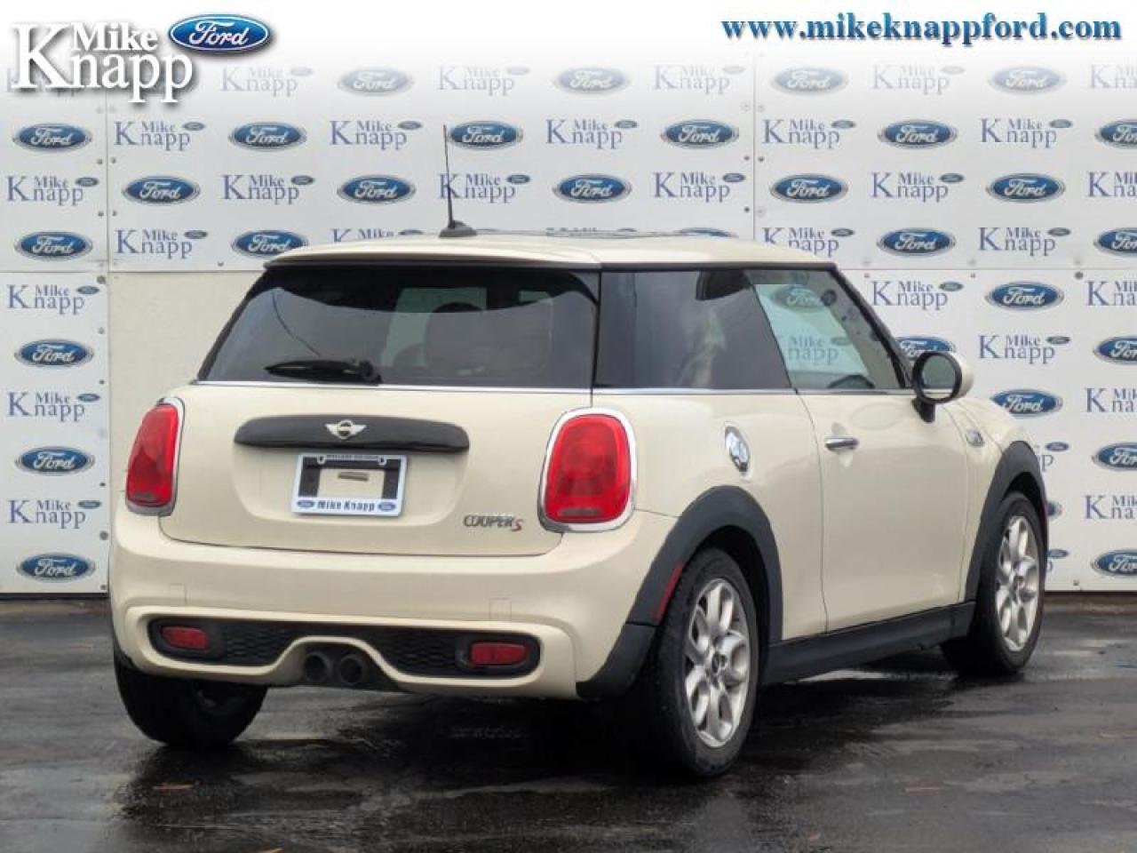 2015 MINI Cooper Hardtop Base Photo4