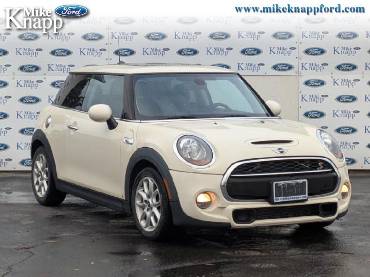 2015 MINI Cooper Hardtop Base Photo