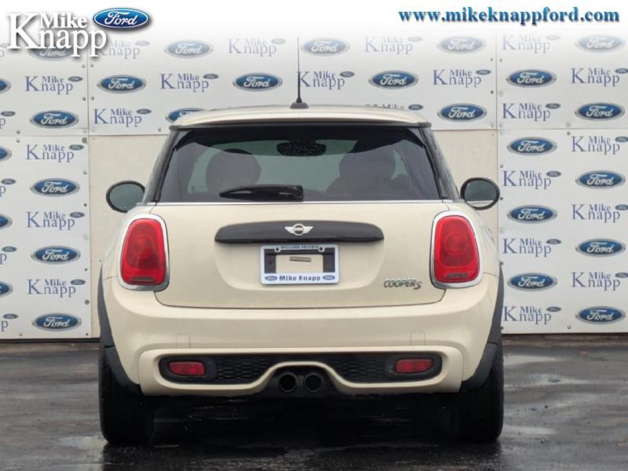 2015 MINI Cooper Hardtop Base Photo