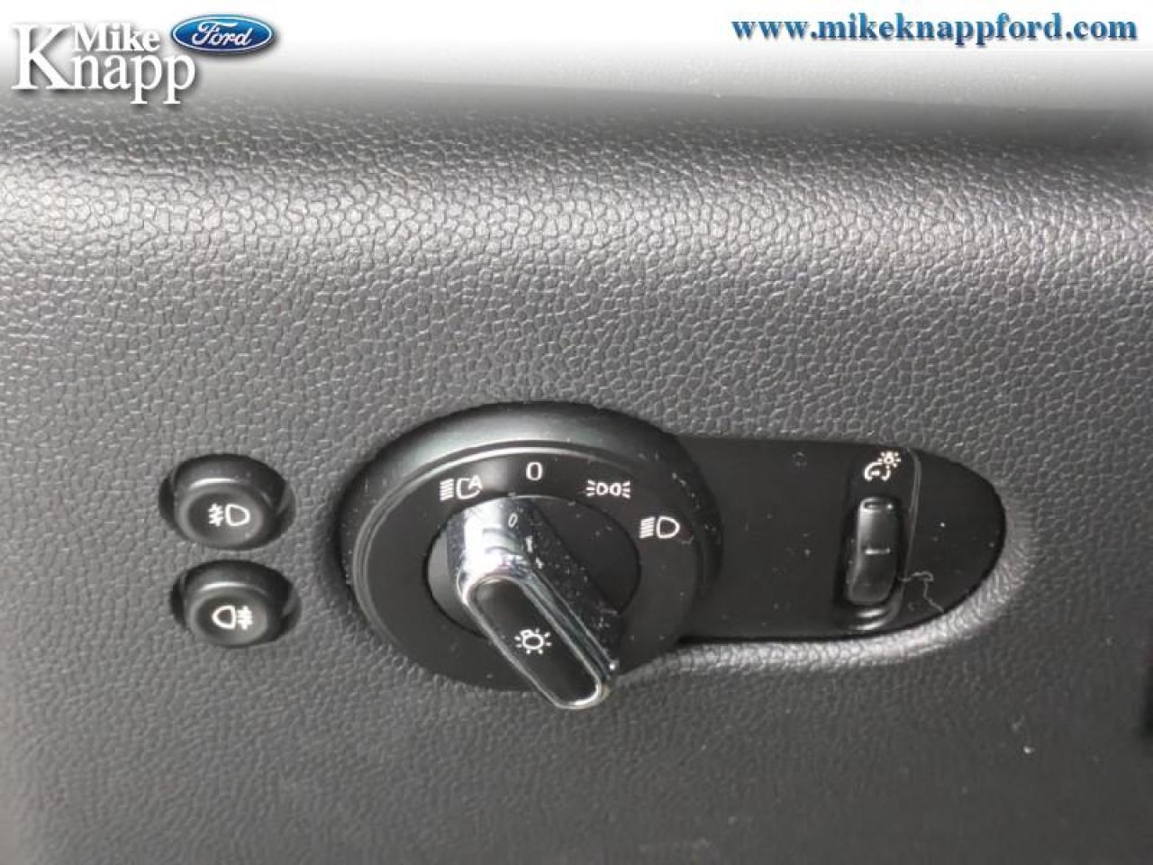 2015 MINI Cooper Hardtop Base Photo