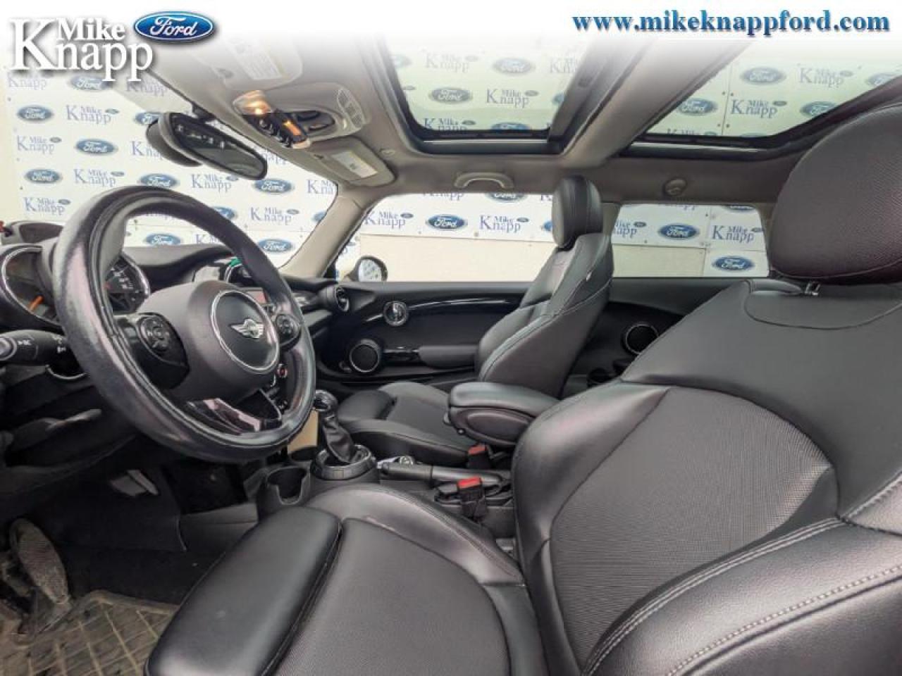 2015 MINI Cooper Hardtop Base Photo