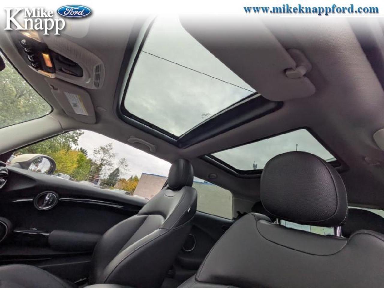 2015 MINI Cooper Hardtop Base Photo