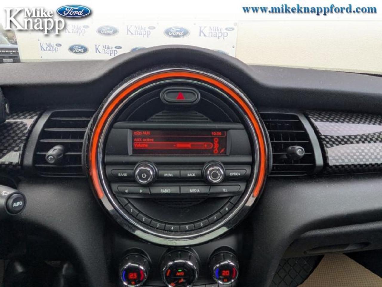2015 MINI Cooper Hardtop Base Photo