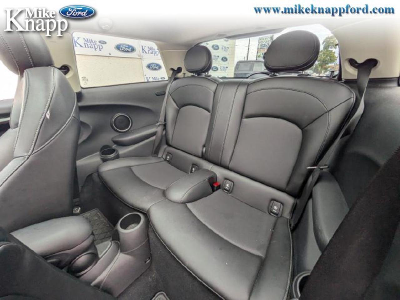 2015 MINI Cooper Hardtop Base Photo