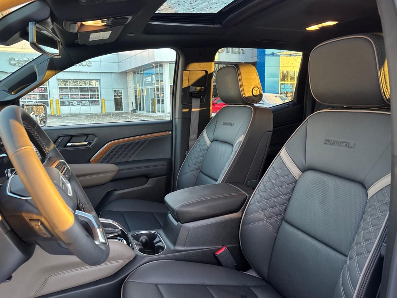 2026 GMC Canyon Crew Cab Short Box 4-Wheel Drive Denali Photo