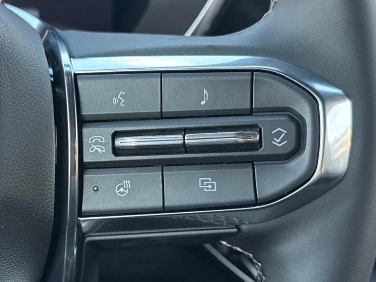 2026 GMC Canyon Crew Cab Short Box 4-Wheel Drive Denali Photo