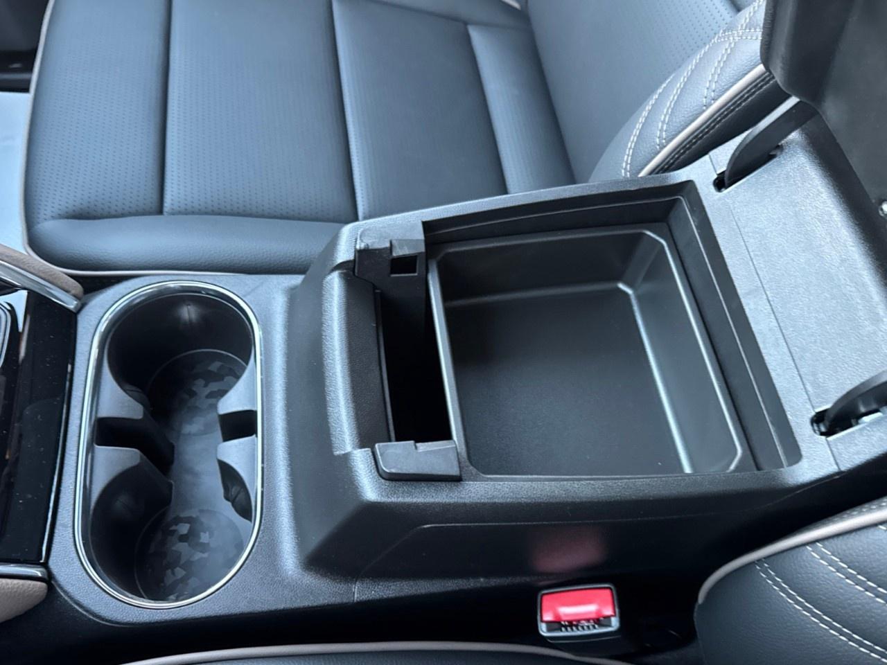 2026 GMC Canyon Crew Cab Short Box 4-Wheel Drive Denali Photo