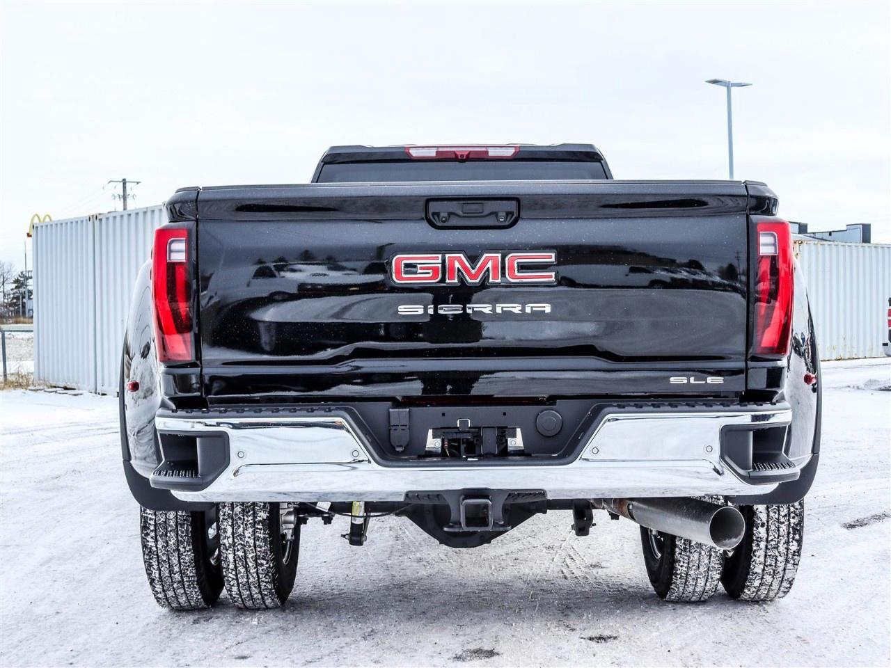 2026 GMC Sierra 3500HD 4WD Crew Cab Long Box SLE Photo3