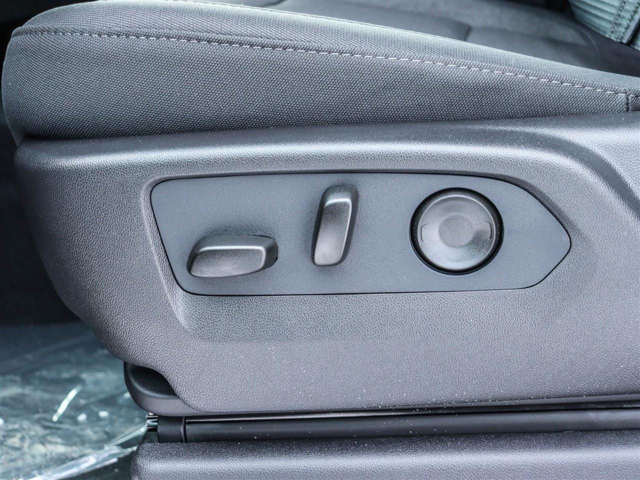 2026 GMC Sierra 3500HD 4WD Crew Cab Long Box SLE Photo