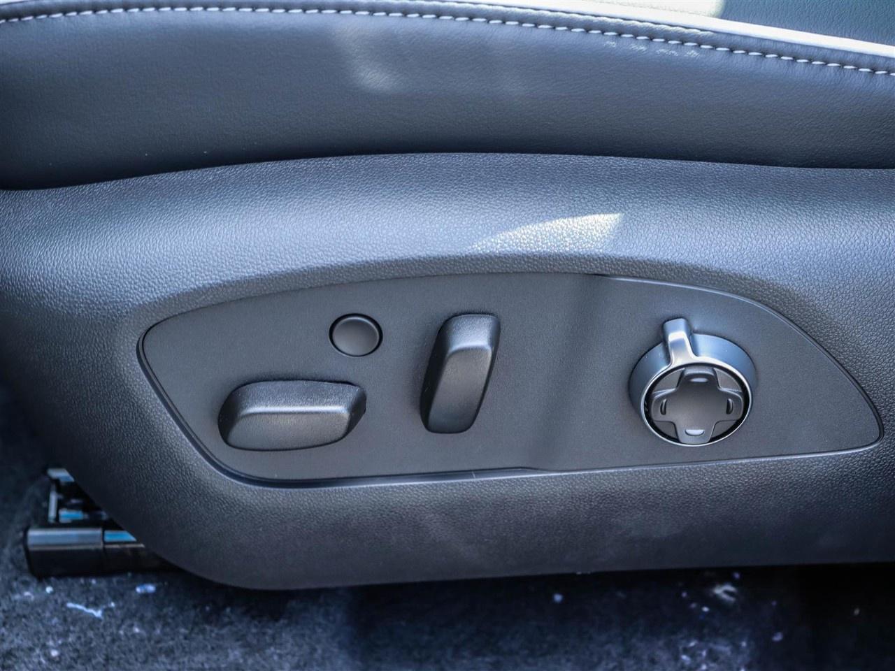 2025 Buick Enclave AWD 4dr Avenir Photo