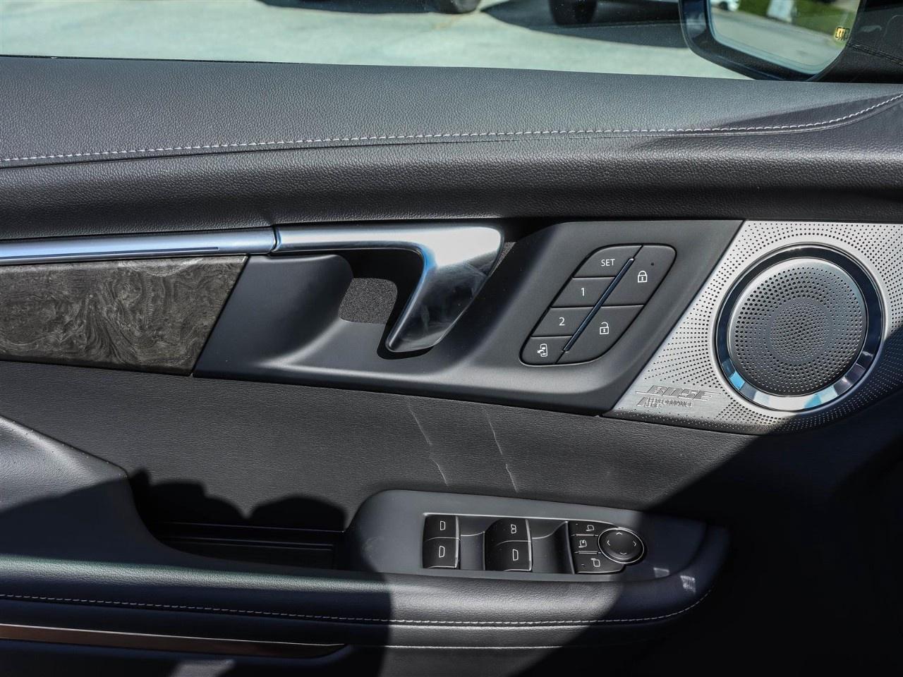 2025 Buick Enclave AWD 4dr Avenir Photo