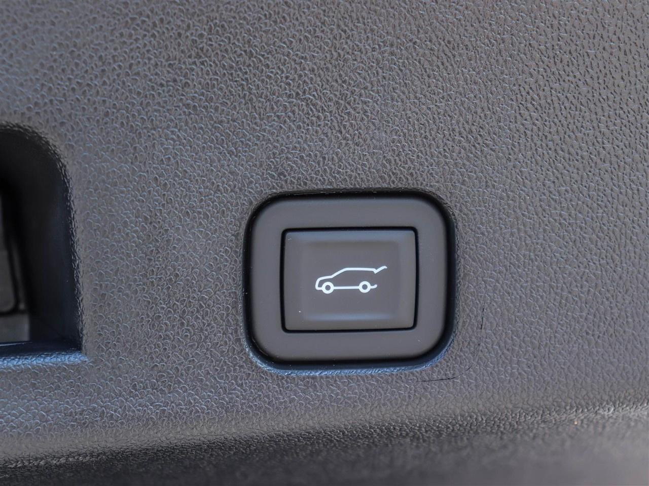 2025 Buick Enclave AWD 4dr Avenir Photo