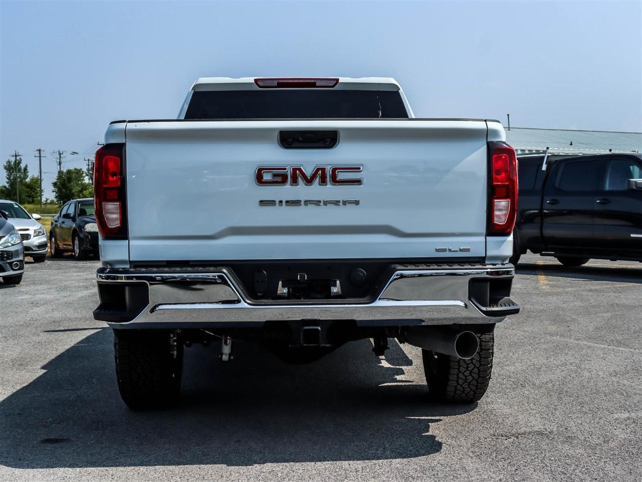 2025 GMC SIERRA 2500HD 4WD Crew Cab Standard Box SLE Photo3