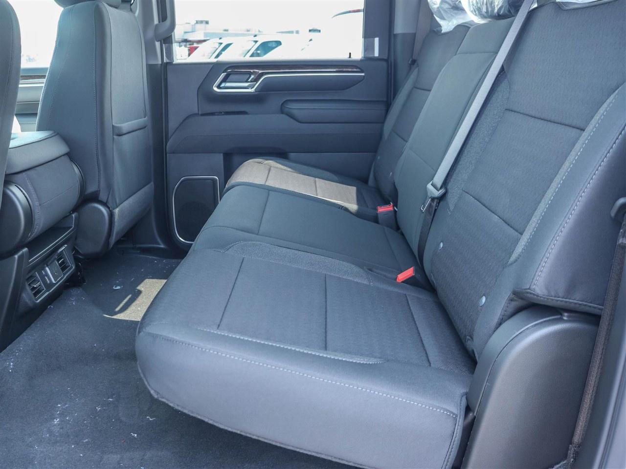 2025 GMC SIERRA 2500HD 4WD Crew Cab Standard Box SLE Photo