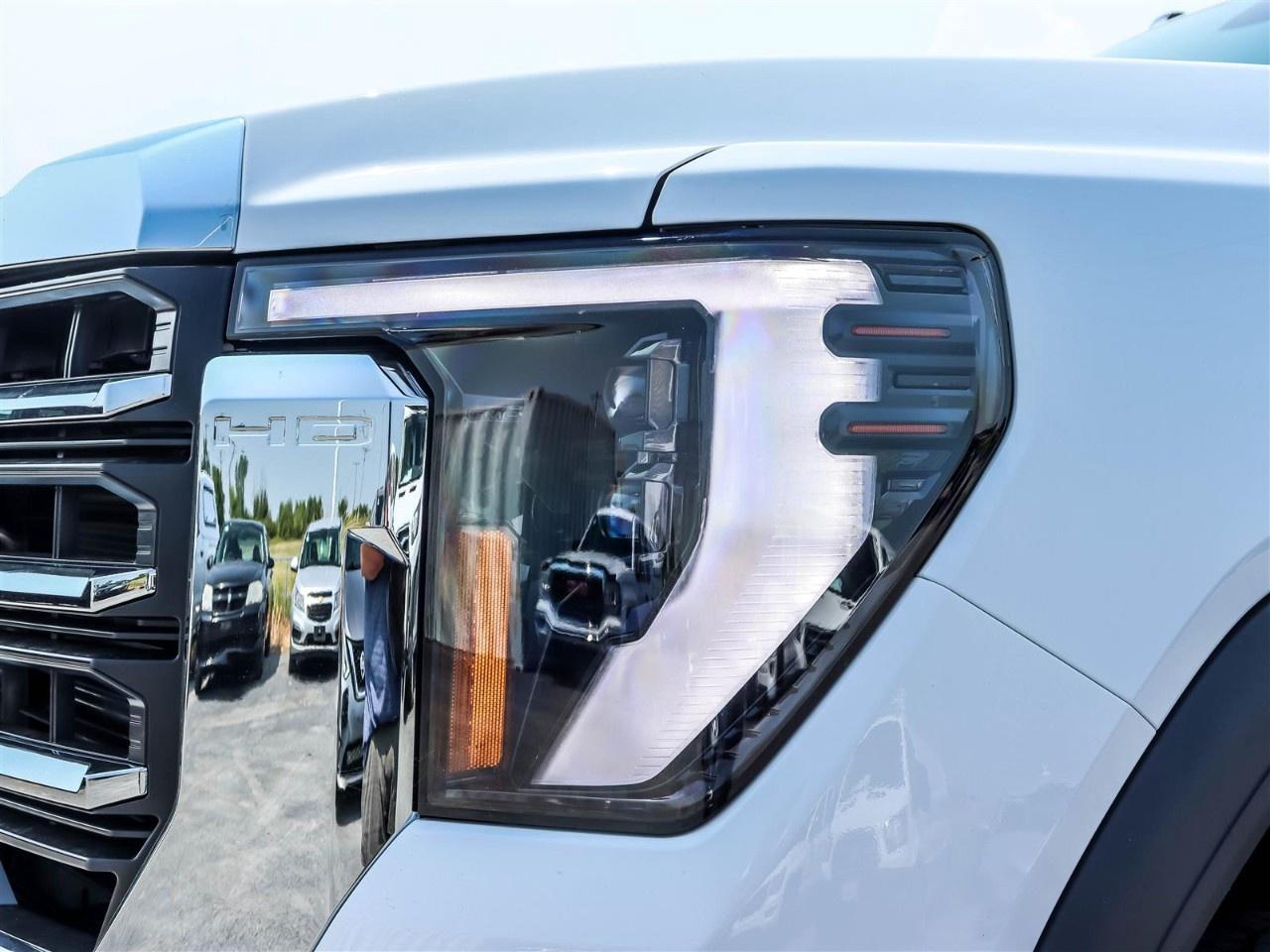 2025 GMC SIERRA 2500HD 4WD Crew Cab Standard Box SLE Photo