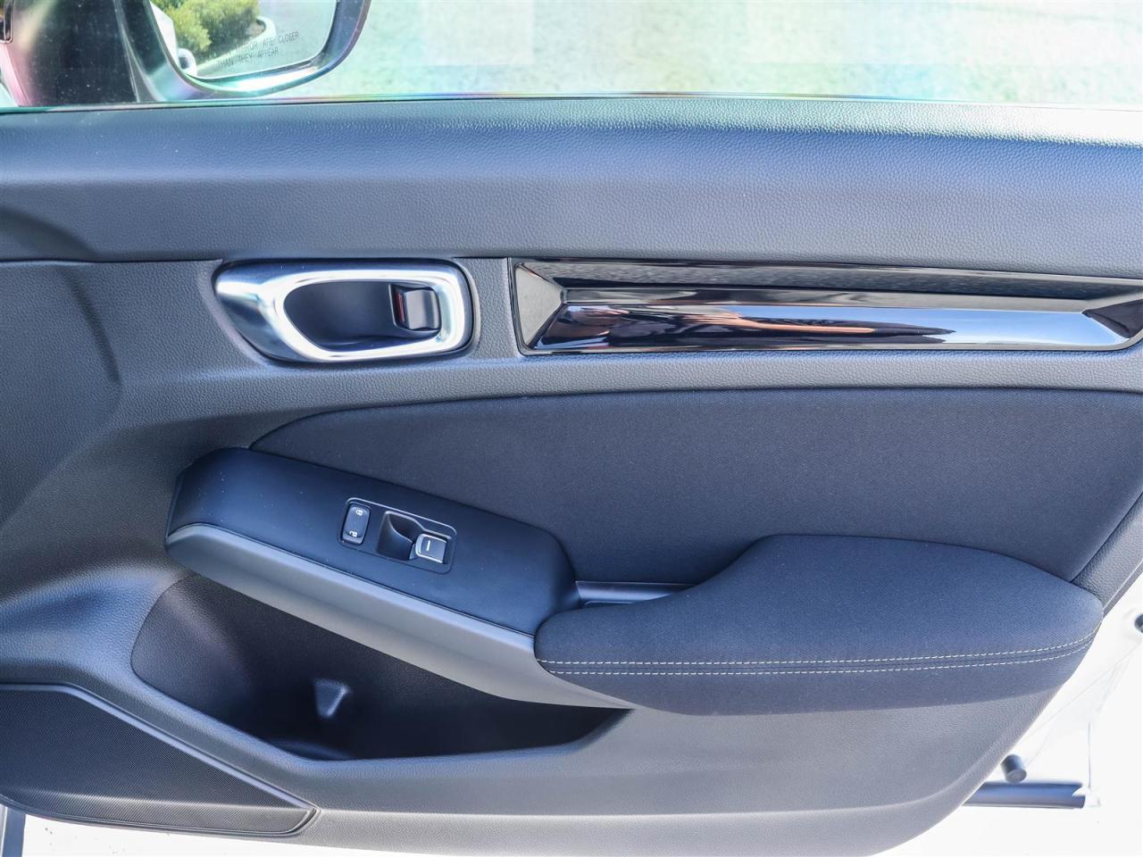 2025 Honda Civic Hybrid  Photo