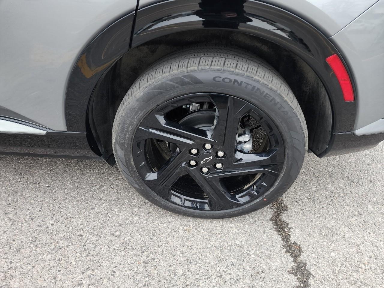 2025 Chevrolet Equinox EV RS 4dr Photo