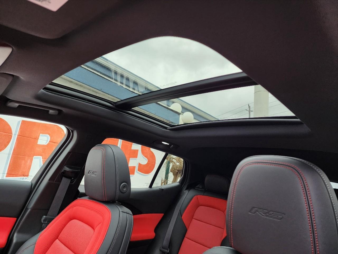 2025 Chevrolet Equinox EV RS 4dr Photo