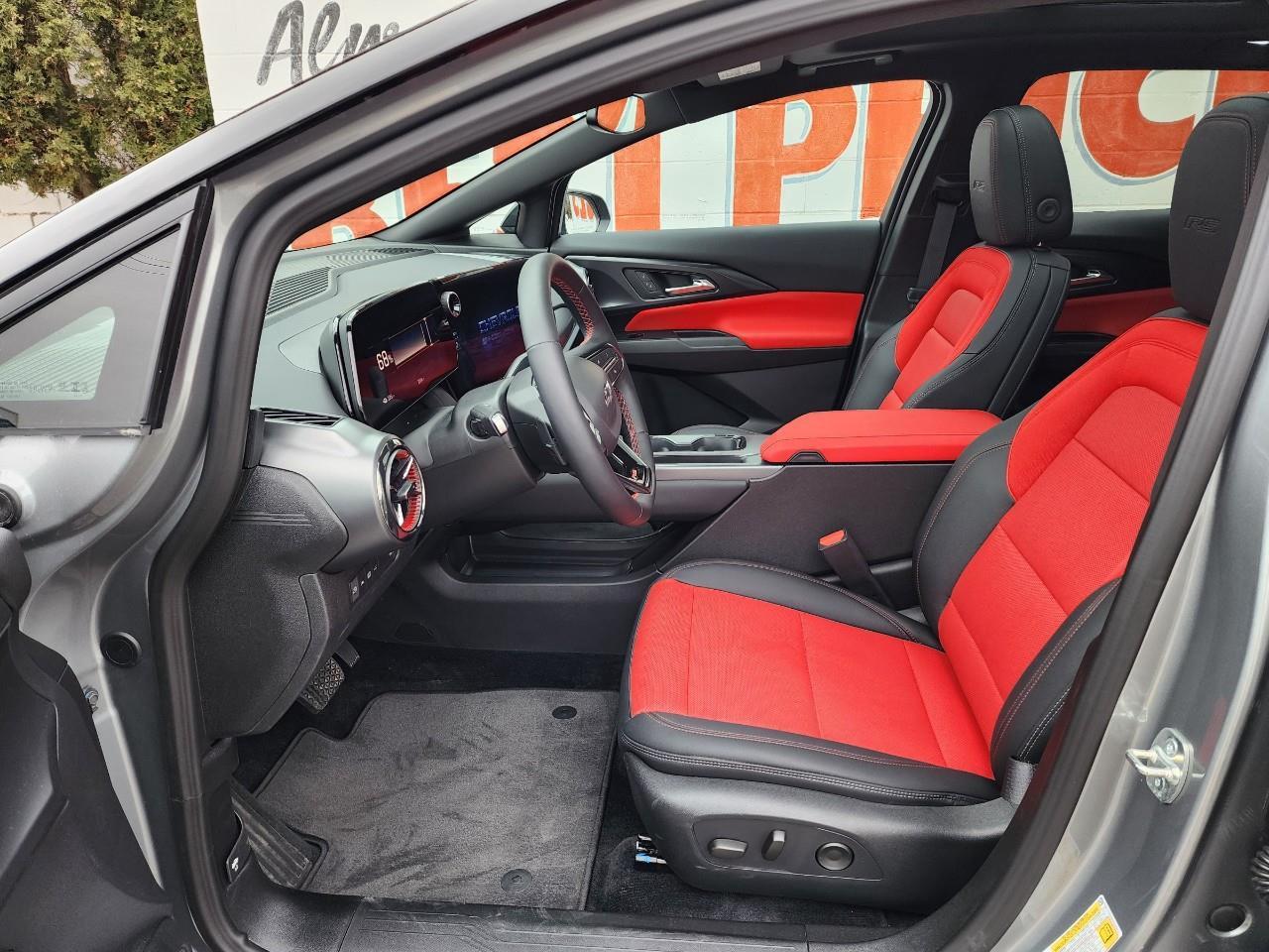 2025 Chevrolet Equinox EV RS 4dr Photo