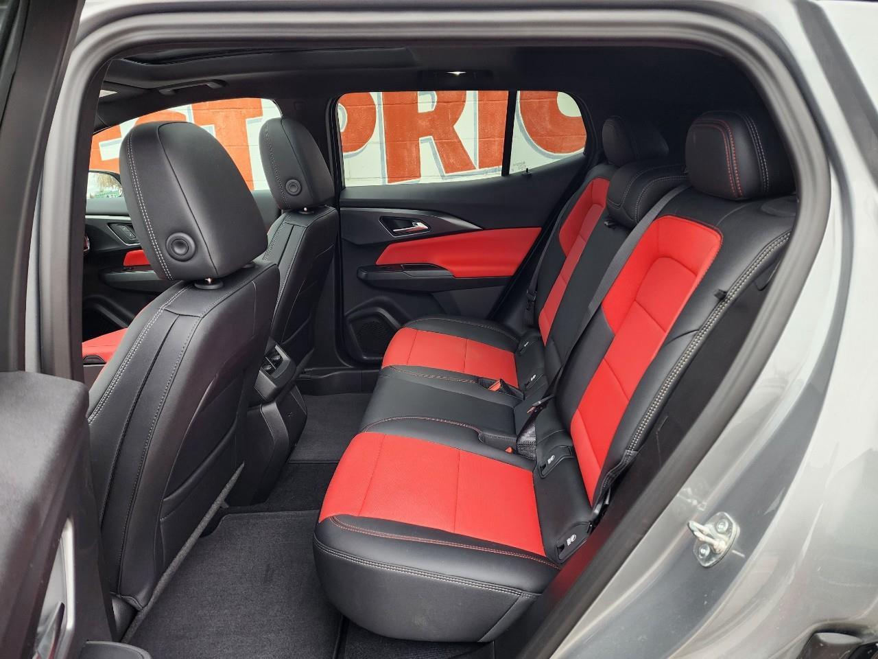 2025 Chevrolet Equinox EV RS 4dr Photo